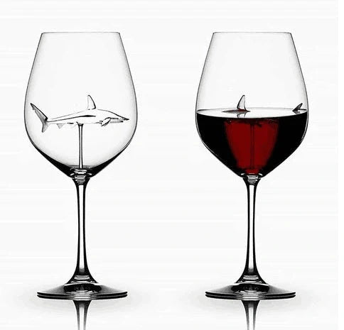 Lead-free crystal red wine glass with rotatable shark inside, clear design for elegant wine serving