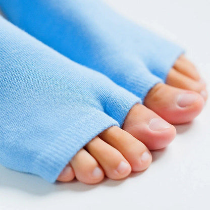 Premium non-slip yoga socks for women featuring split-toe design, jacquard knitting, and breathable combed cotton construction