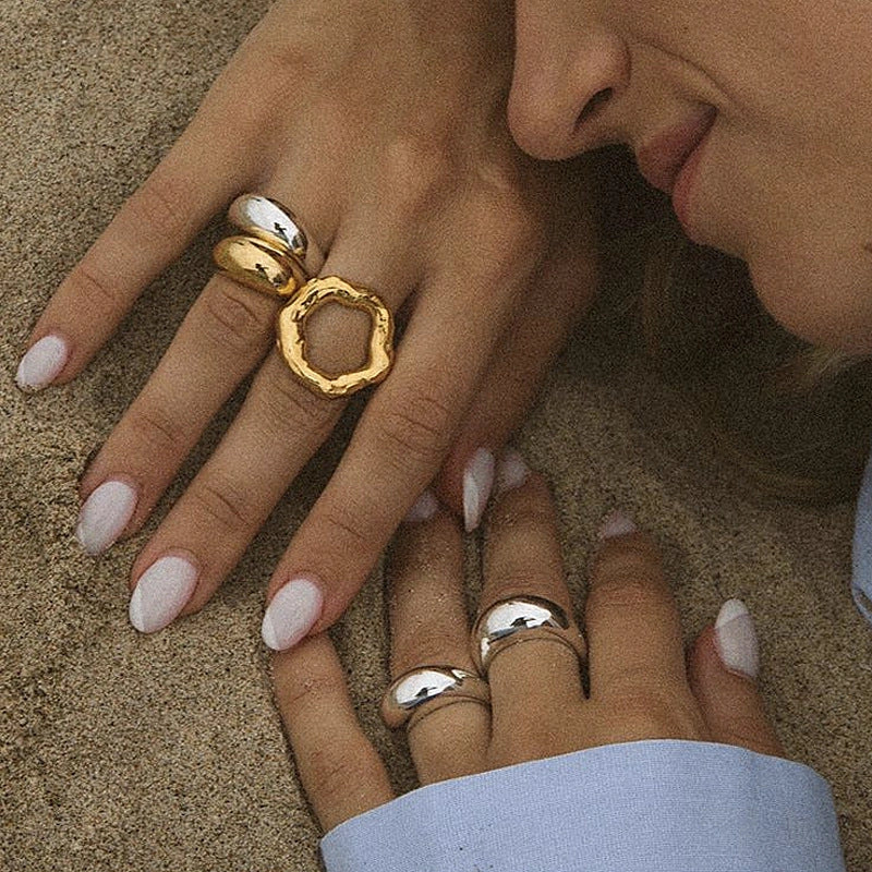 Vintage French cold wind ring with geometric design and electroplated finish for women