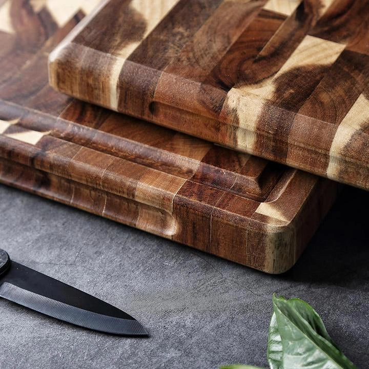 Solid acacia wood cutting board for kitchen use, 3cm thick, brown color