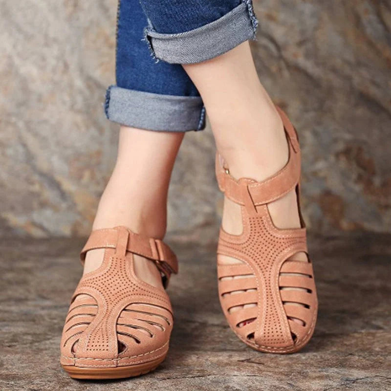 Women's Plus Size Retro Sandals with round toe and wedge heel in various colours
