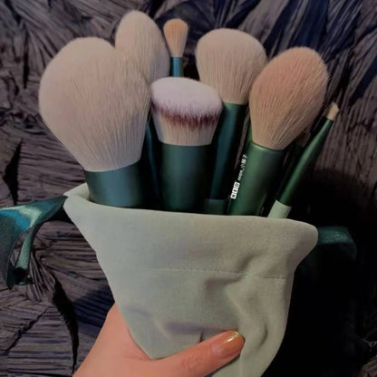 13-piece makeup brush set with soft artificial fibres and durable handles