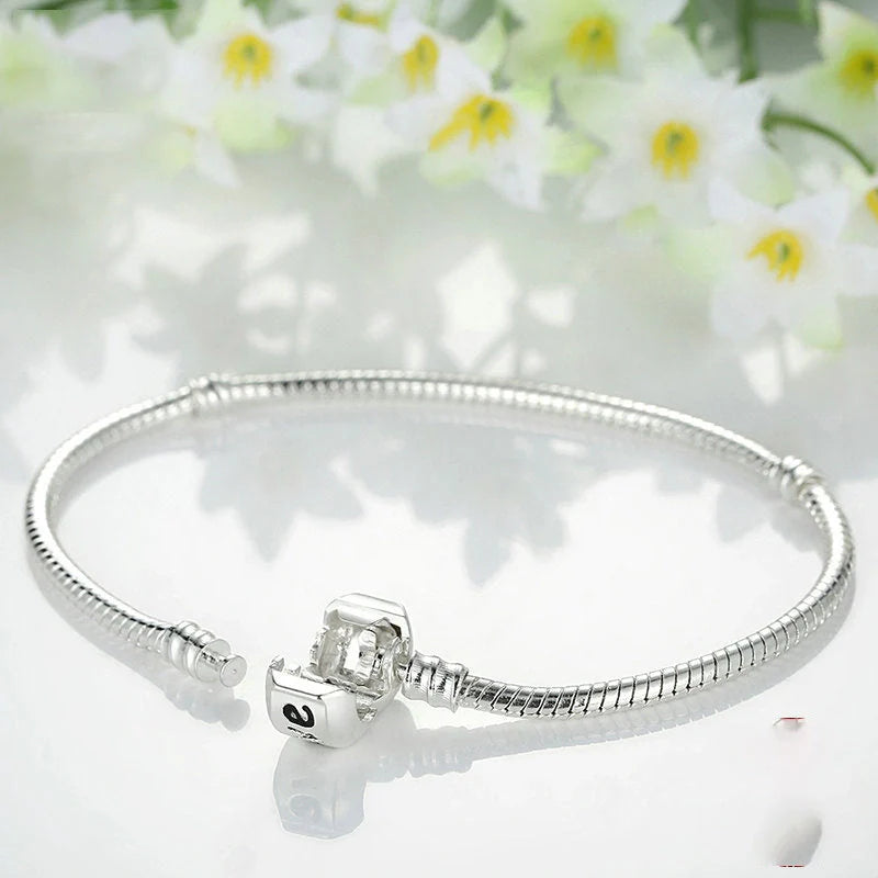 Silver beaded bracelet with copper electroplating and anti-fatigue properties