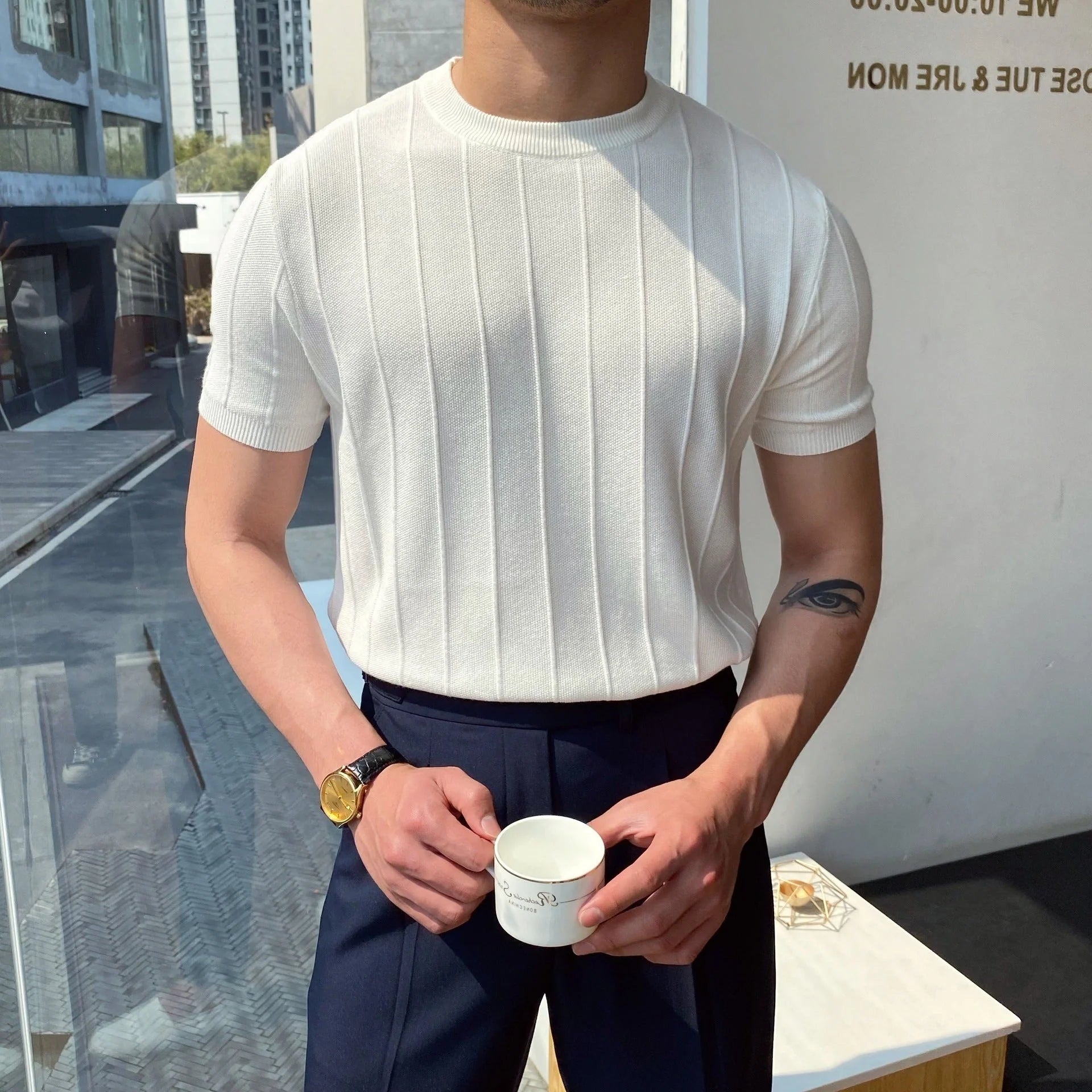 Men's lightweight knitted short sleeve T-shirt in various colours