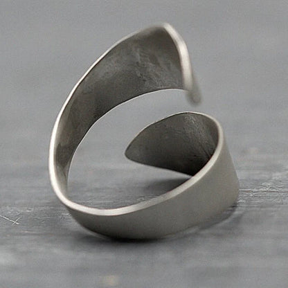 Elegant forest-themed adjustable ring with premium alloy construction and a comfortable, customizable fit