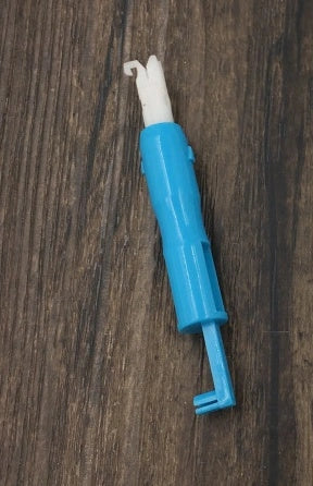 Sewing machine needle threader tool for easy threading