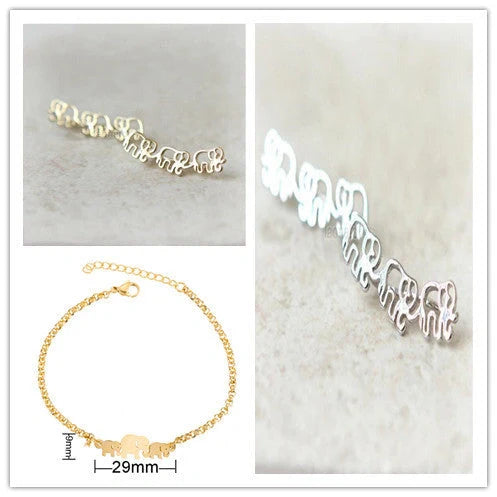 Elegant daisy stud earrings in golden and silvery colours, a timeless floral accessory for women