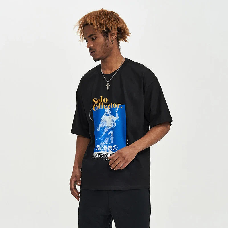 Fashionable summer t-shirt for men in a relaxed, cotton fabric with a stylish letter print