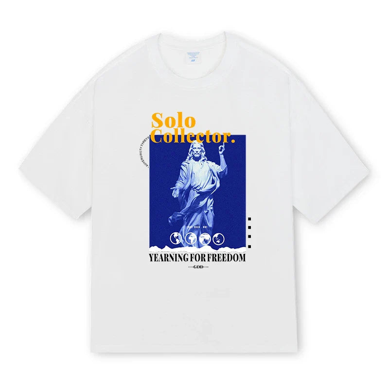 Fashionable summer t-shirt for men in a relaxed, cotton fabric with a stylish letter print