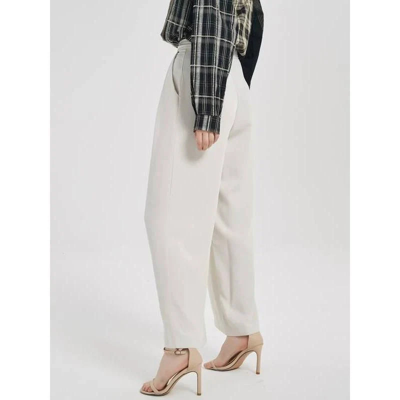 Elegant high-waist wide leg trousers for women in beige, designed for a flattering and comfortable fit.