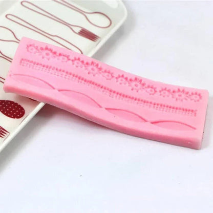 Premium 3D lace chain silicone cake mould for creating elegant and sophisticated cakes