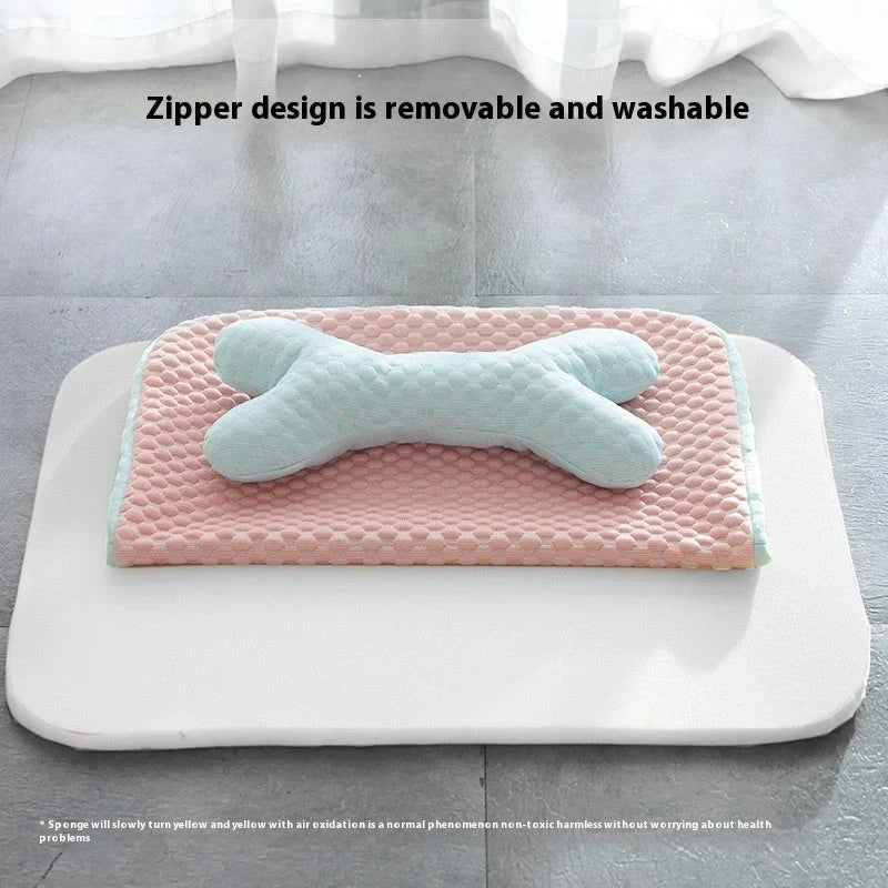 Breathable cooling pet mat for dogs and cats in pink, sizes S to XL
