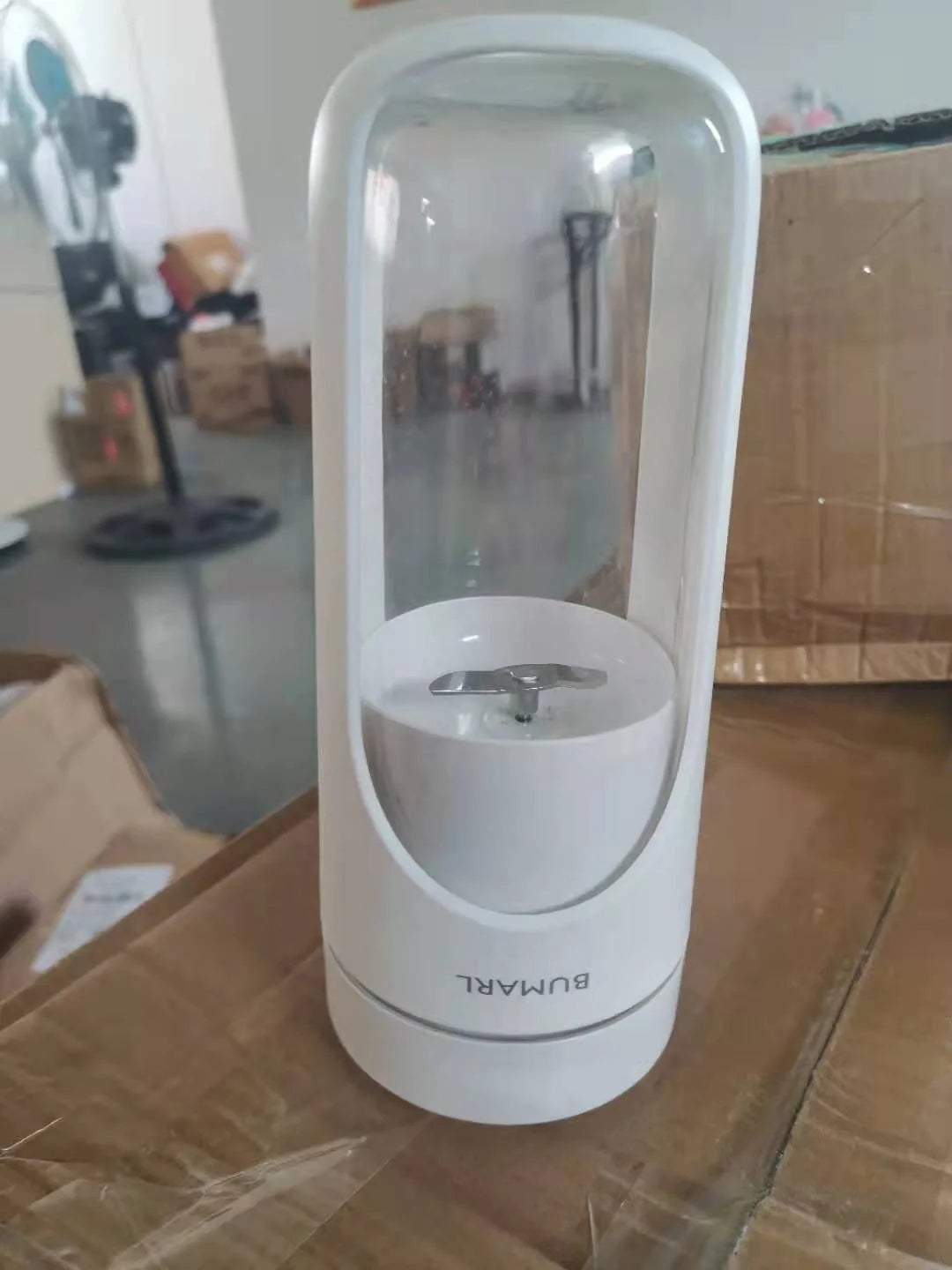 GREECHO Portable Wireless Electric Juicer in white with USB charging