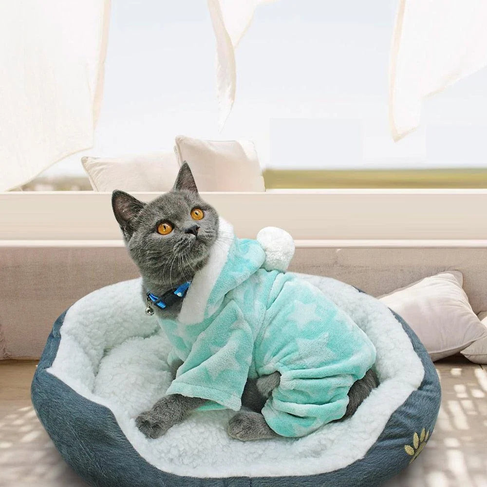 Cosy and warm winter coat for small to medium-sized dogs and cats, made with soft fleece material for comfort and protection.