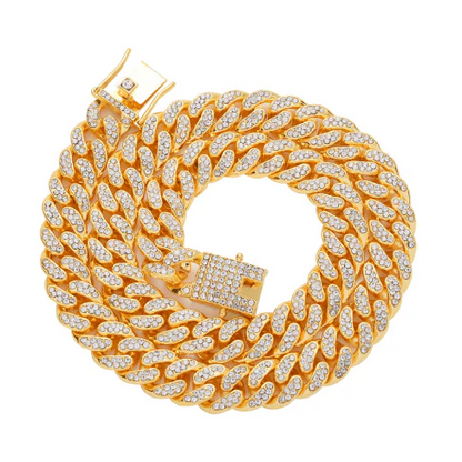 Elegant gold chain necklace with rhinestone embellishments, perfect for everyday wear