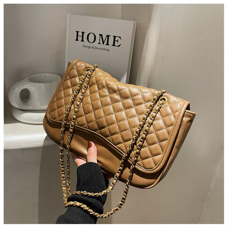 Fashion Simple Solid Colour Diamond Chain Bag in black and brown colours, featuring a sleek, minimalist design and a chic diamond-shaped chain detail.