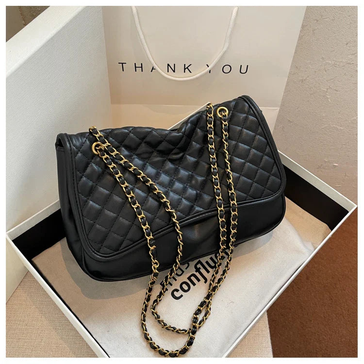 Fashion Simple Solid Colour Diamond Chain Bag in black and brown colours, featuring a sleek, minimalist design and a chic diamond-shaped chain detail.