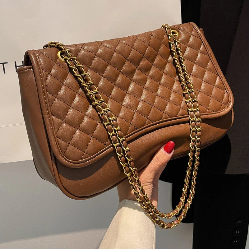 Fashion Simple Solid Colour Diamond Chain Bag in black and brown colours, featuring a sleek, minimalist design and a chic diamond-shaped chain detail.
