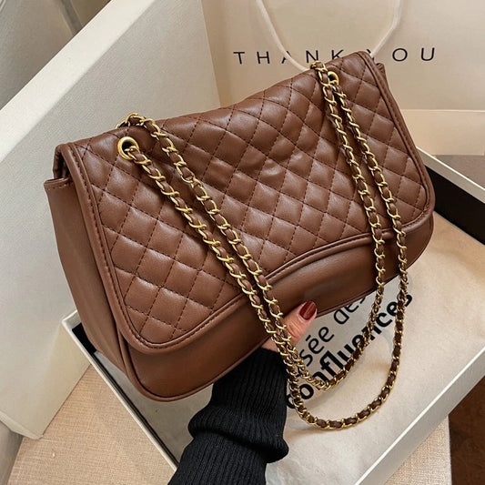 Fashion Simple Solid Colour Diamond Chain Bag in black and brown colours, featuring a sleek, minimalist design and a chic diamond-shaped chain detail.