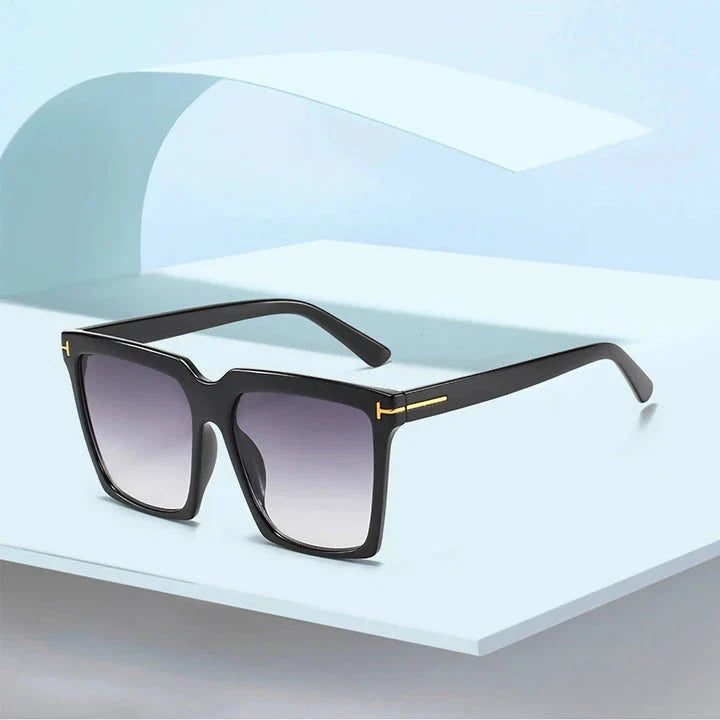 Chic Oversized Square Sunglasses for Women with UV400 Gradient Lenses