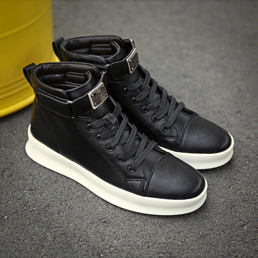Casual youth board shoes in white, featuring a lightweight and breathable design for all-day comfort