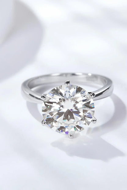 Platinum-Plated 5 Carat Moissanite Solitaire Ring with a mesmerising centre stone and sophisticated design