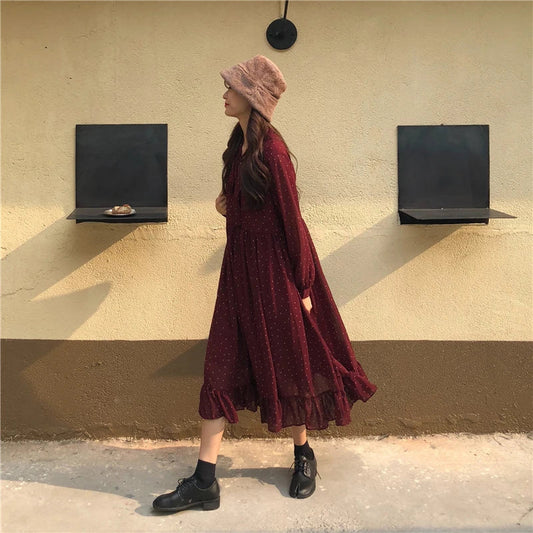 Chiffon loose sweet wave dot dress with a relaxed fit and midi-length skirt, featuring a delicate wave pattern and polka dot design
