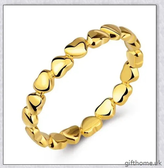 Elegant 925 sterling silver heart-shaped ring with a lustrous finish, perfect for any occasion