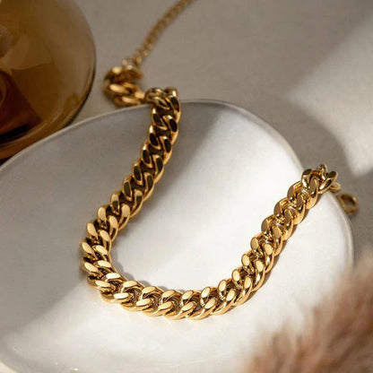 18K gold plated stainless steel anklet with thick chain, a sophisticated and durable accessory for any occasion