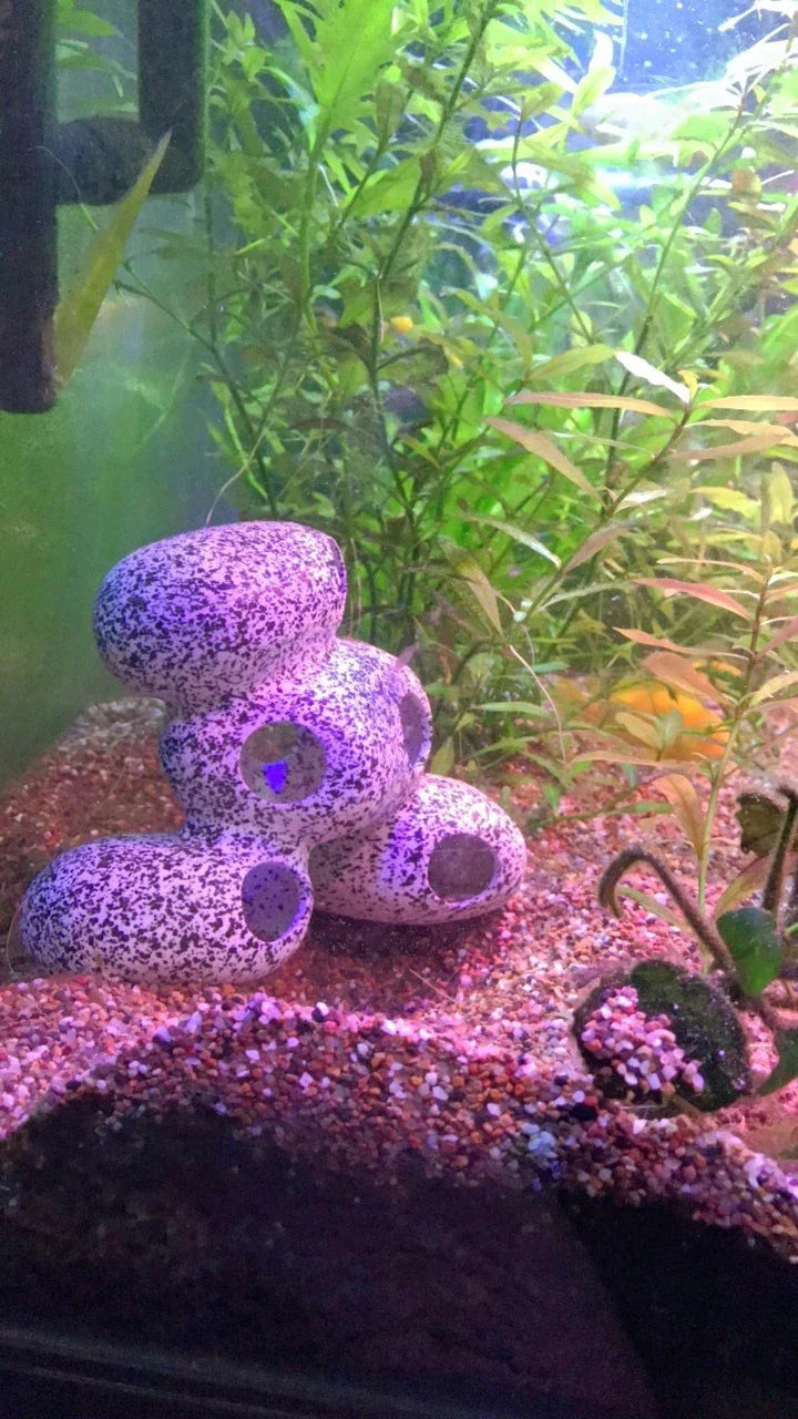 Decorative Fish Tank Stone with Realistic Cobblestone Design for Aquarium Landscaping and Breeding