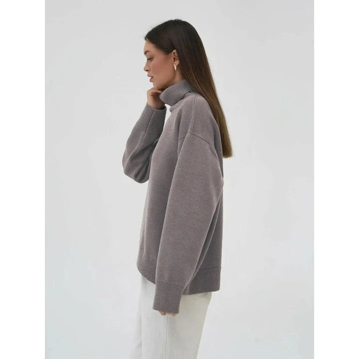 Cosy Winter Turtleneck Sweater - Oversized casual knitted pullover in blue for women