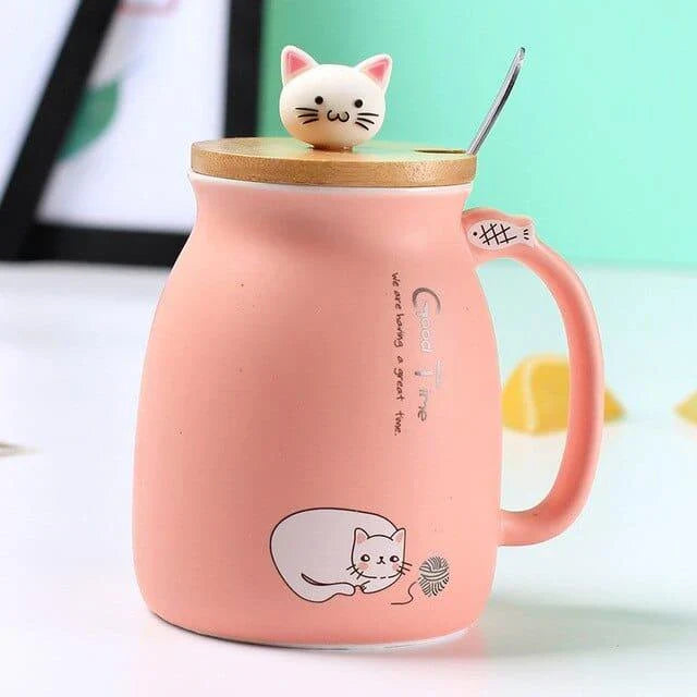 Cartoon cat-themed ceramic coffee mug with lid, available in various colours for hot beverage enjoyment