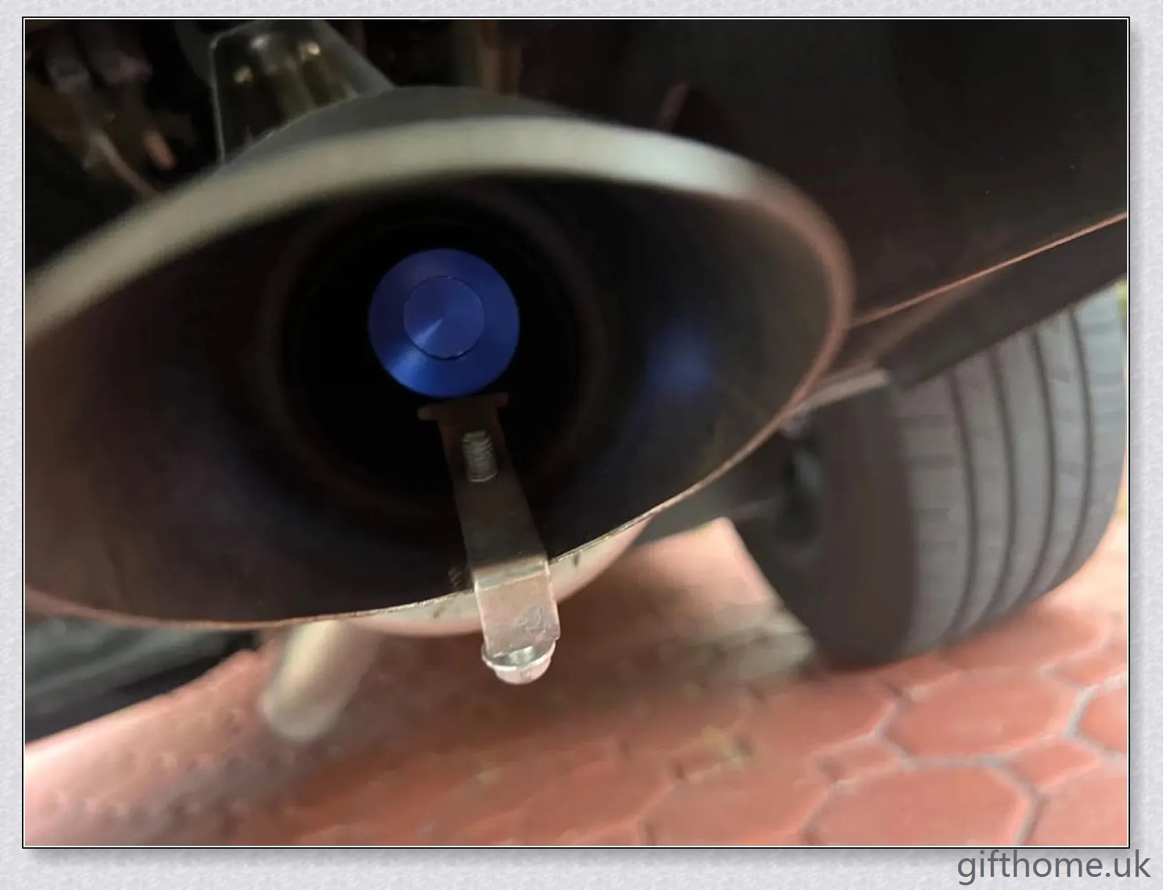 Exhaust Pipe Oversized Roar Maker for Cars and Motorcycles - Unleash the Thunderous Roar of Your Vehicle