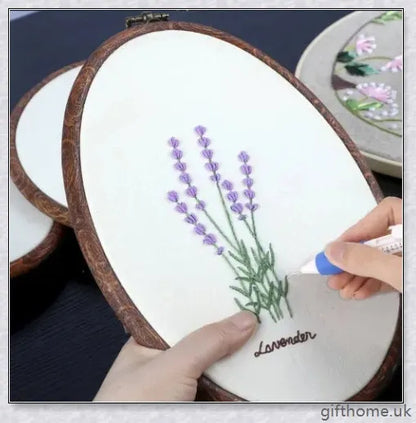 A DIY magic embroidery pen with 4 punch needles, designed for easy and versatile embroidery projects.
