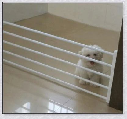 Retractable baby and pet safety gate with adjustable width and sturdy metal frame for childproofing and petproofing UK homes