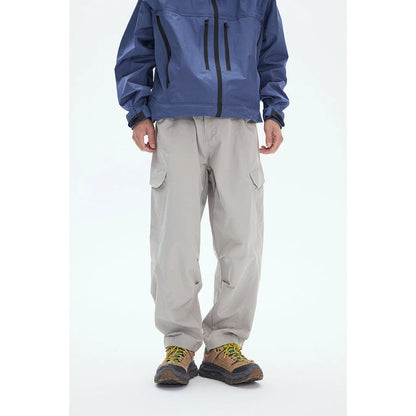 Men's leisure cargo trousers in various colours made from a durable chemical fiber blend fabric