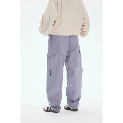 Men's leisure cargo trousers in various colours made from a durable chemical fiber blend fabric