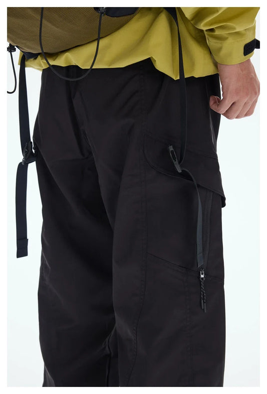 Men's leisure cargo trousers in various colours made from a durable chemical fiber blend fabric