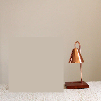 Elegant aromatherapy lamp with a curvy, semi-matte stem design for soothing scents and soft lighting