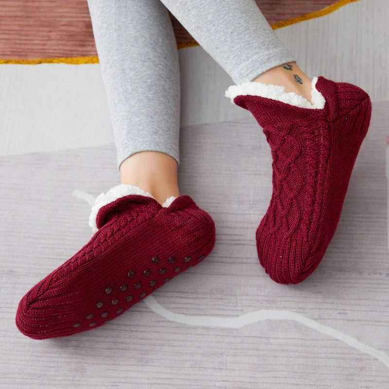 Winter woolen socks with non-slip dots in various colours