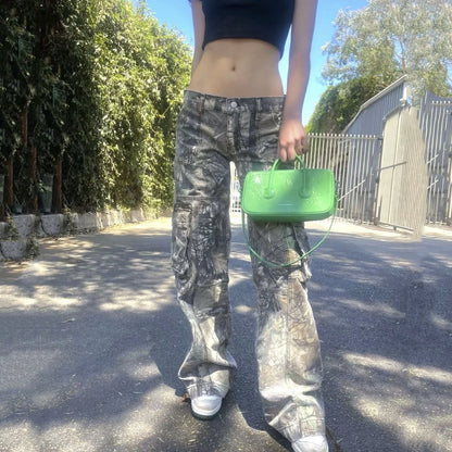 Women's summer camouflage cargo pants with multiple pockets