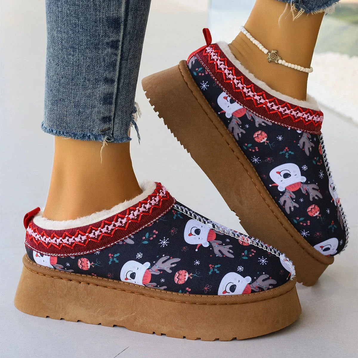 Cozy Christmas-themed ankle boots with cotton upper and plush artificial fur lining