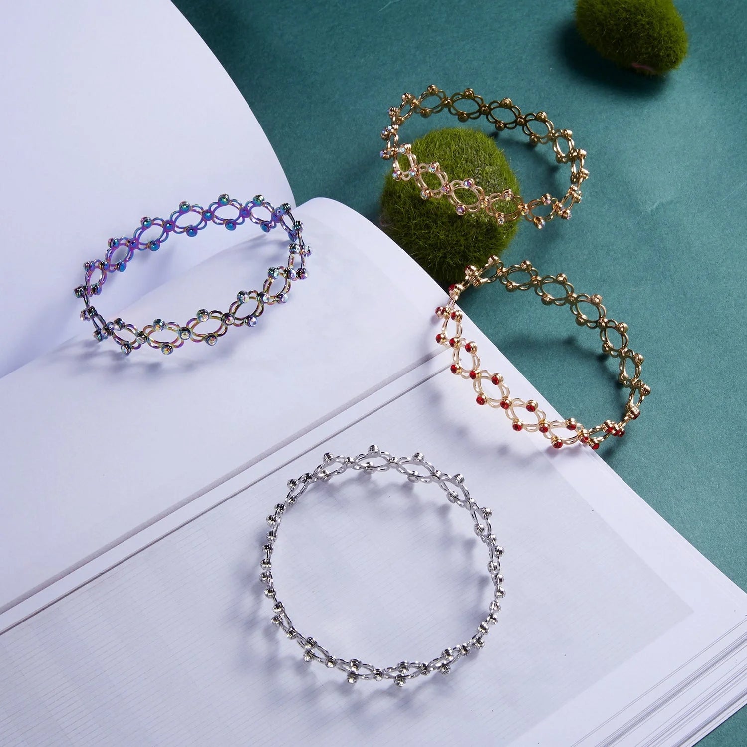 2-in-1 folding retractable rings bracelet with rhinestone detail, adjustable design