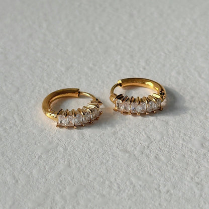 Retro titanium steel zircon earrings with flower design in gold