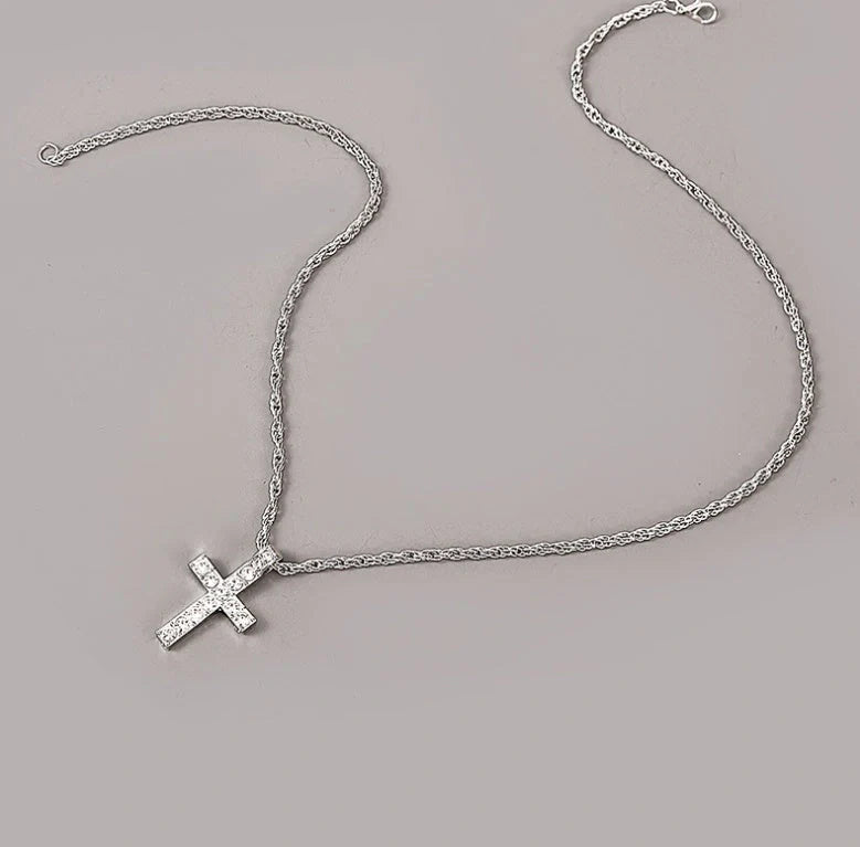 Unisex Alloy Clavicle Chain with Geometric Pendant in Silver
