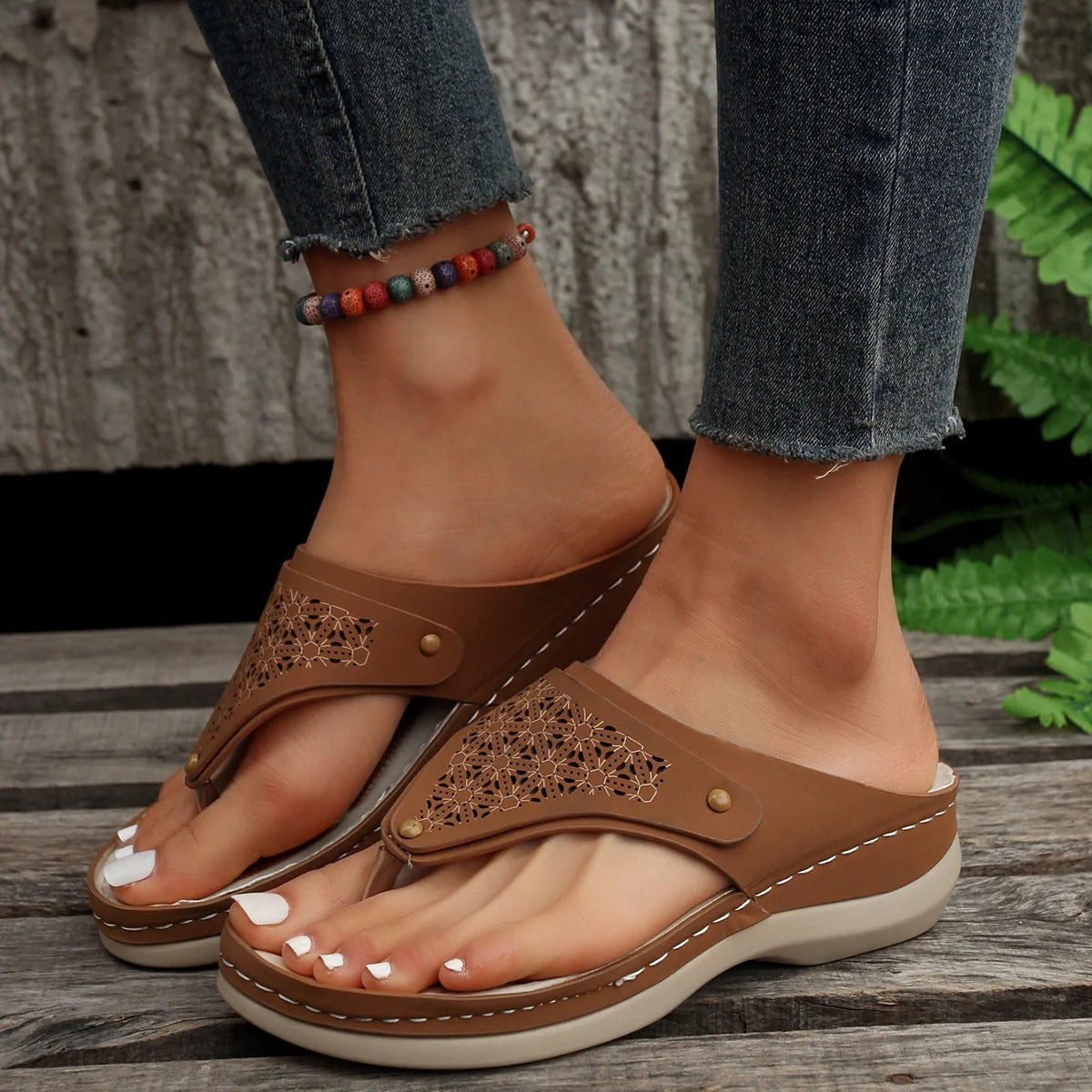 Women's PU thong sandals in various colours with segmented toe design
