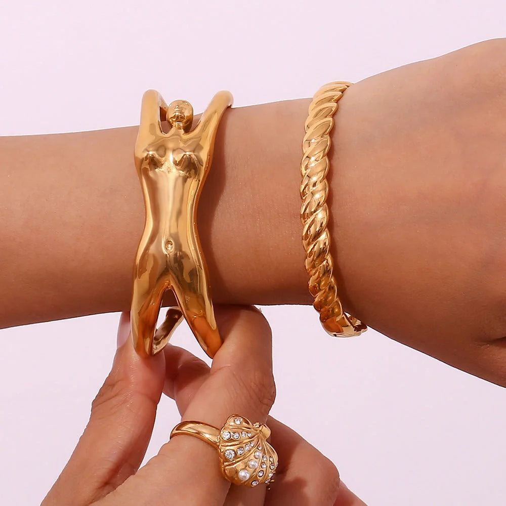 Elegant gold plated stainless steel fashion bracelet for women