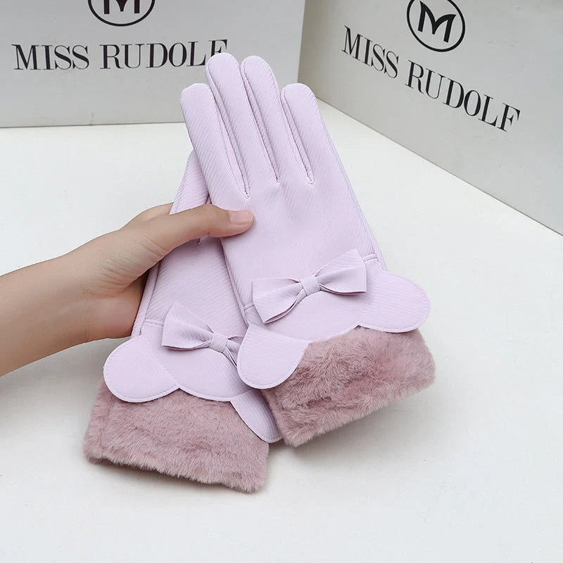 Cosy winter gloves with touch screen capability and fleece lining, available in various stylish colour options