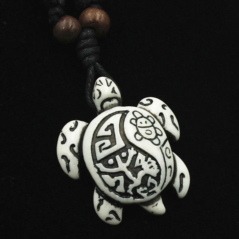 Men's European-style turtle necklace with resin pendant, unique tortoise design