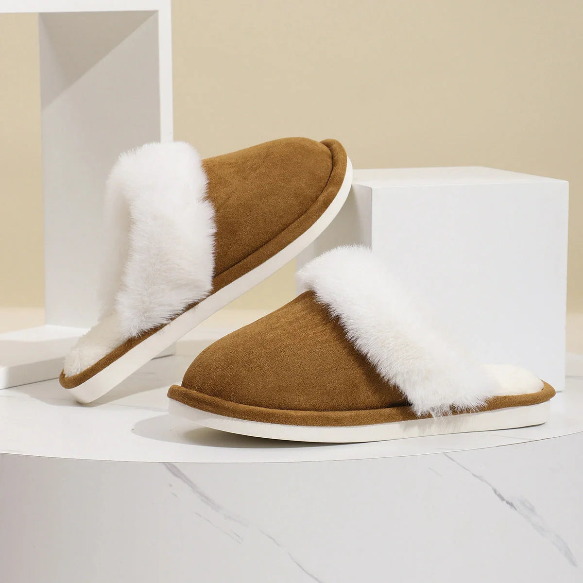 Cosy winter plush slippers for couples with non-slip sole in various colours